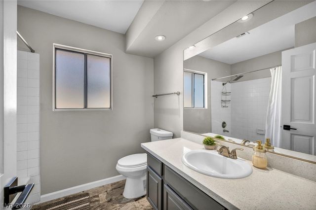 9008 Pebble Shore Court, Las Vegas, NV 89117