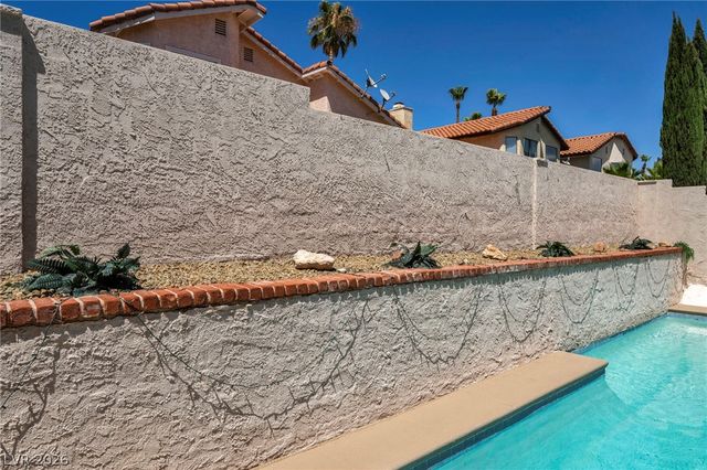 9008 Pebble Shore Court, Las Vegas, NV 89117