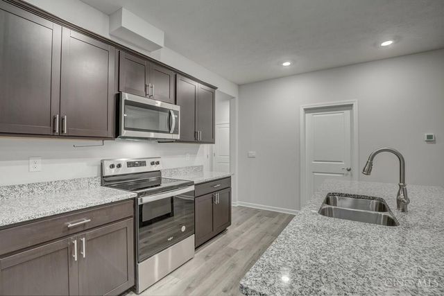 67 Snapdragon Drive, Amelia, OH 45102