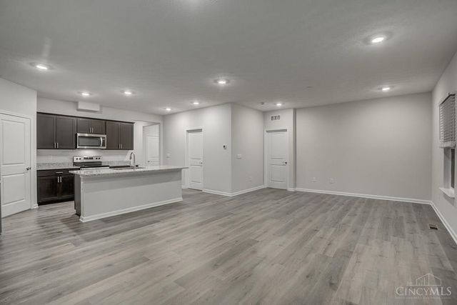 67 Snapdragon Drive, Amelia, OH 45102