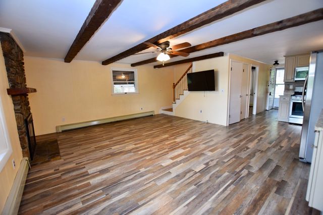 9 Lakeview Ter., Middleboro, MA 02346