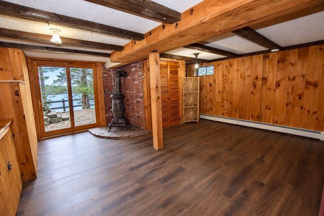 9 Lakeview Ter., Middleboro, MA 02346