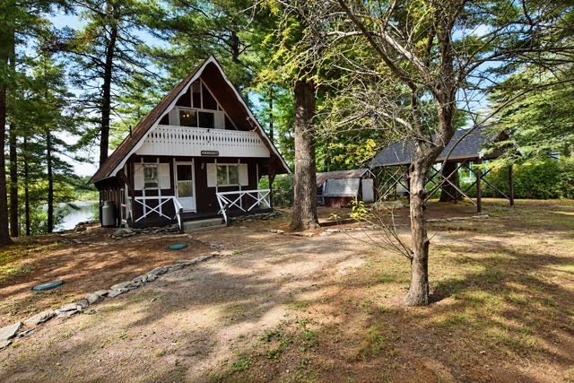 9 Lakeview Ter., Middleboro, MA 02346