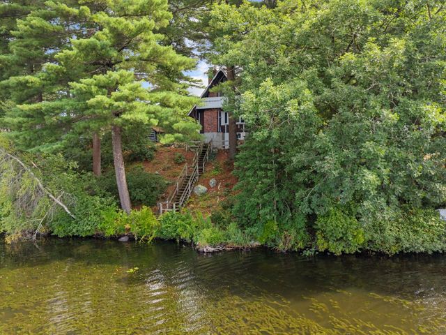 9 Lakeview Ter., Middleboro, MA 02346