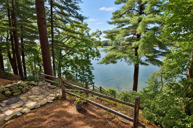 9 Lakeview Ter., Middleboro, MA 02346