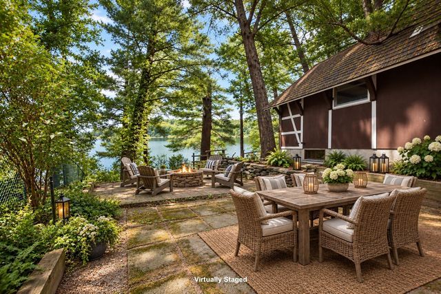 9 Lakeview Ter., Middleboro, MA 02346