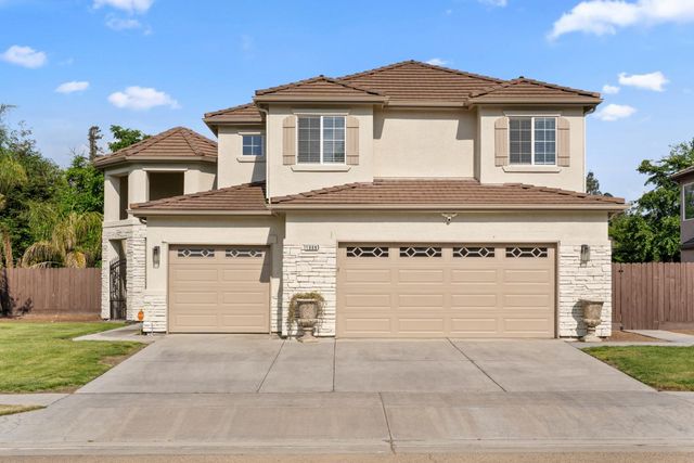 1989 S Orangewood Drive, Fresno, CA 93727