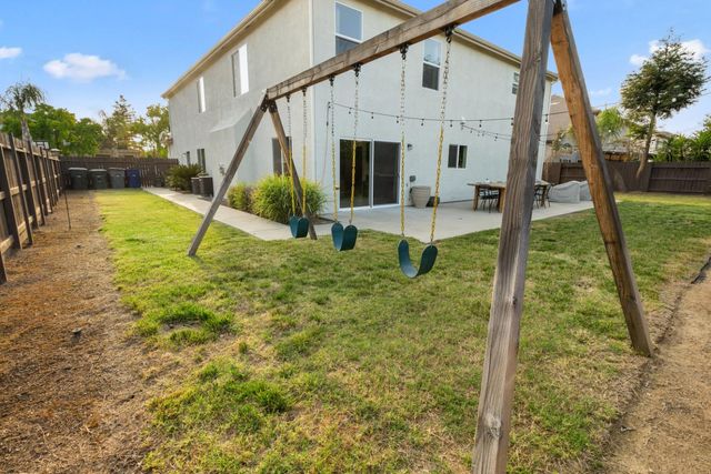 1989 S Orangewood Drive, Fresno, CA 93727