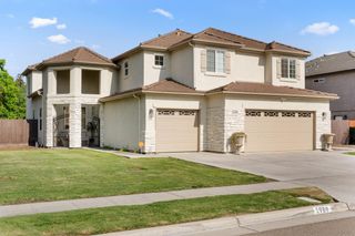 1989 S Orangewood Drive, Fresno, CA 93727