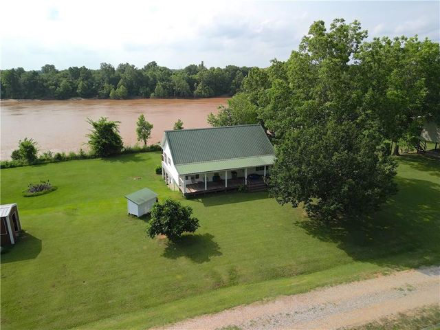 1065 BERNARD RESORT Parkway, Marksville, LA 71351