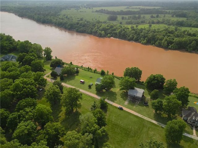 1065 BERNARD RESORT Parkway, Marksville, LA 71351