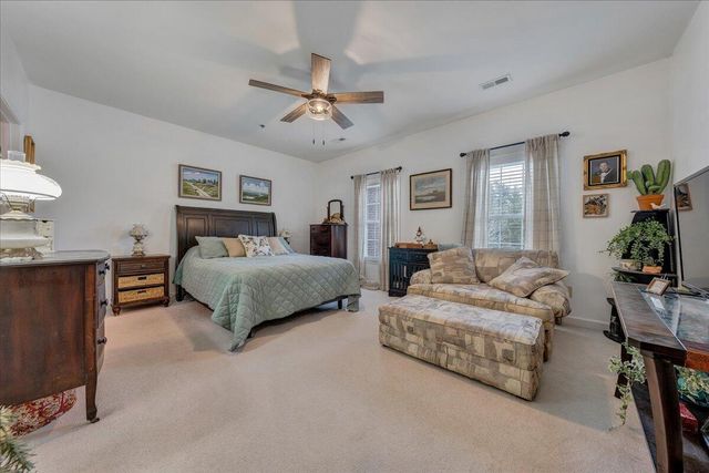 3040 McVitty Forest Dr Apt 211, Roanoke, VA 24018