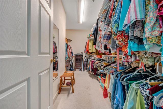 3040 McVitty Forest Dr Apt 211, Roanoke, VA 24018