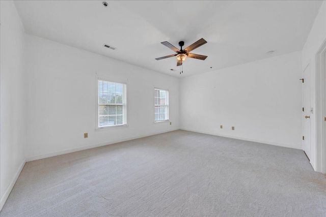 3040 McVitty Forest Dr Apt 211, Roanoke, VA 24018