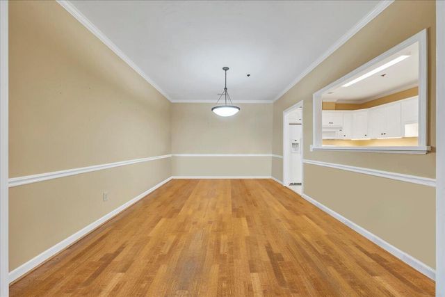3040 McVitty Forest Dr Apt 211, Roanoke, VA 24018