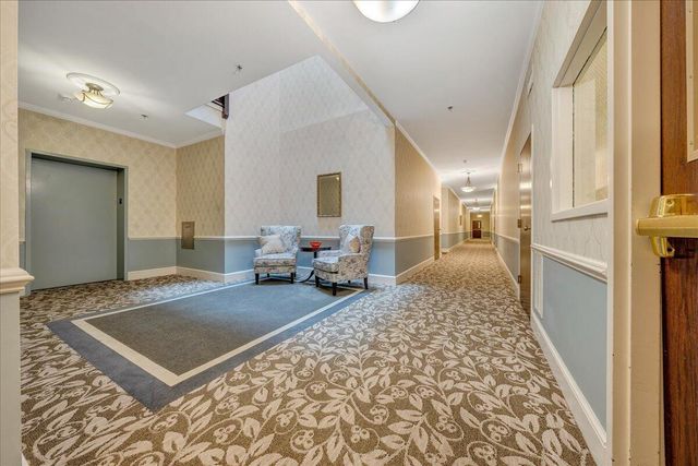 3040 McVitty Forest Dr Apt 211, Roanoke, VA 24018