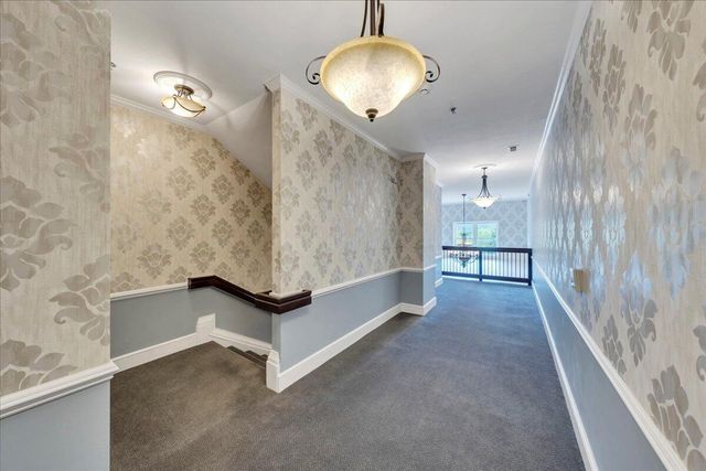 3040 McVitty Forest Dr Apt 211, Roanoke, VA 24018