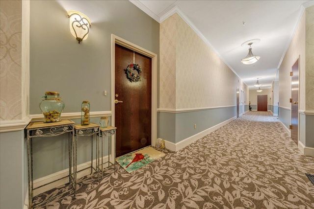 3040 McVitty Forest Dr Apt 211, Roanoke, VA 24018
