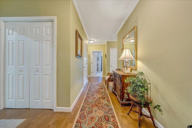 3040 McVitty Forest Dr Apt 211, Roanoke, VA 24018