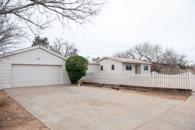 317 76th Street, Lubbock, TX 79404