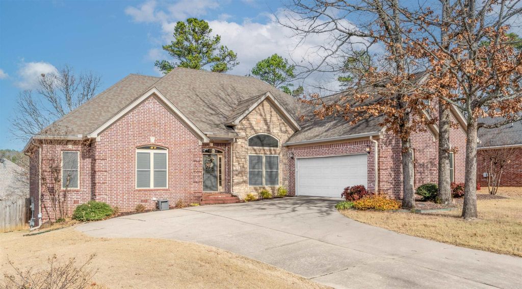 40 Sugarloaf Loop, Maumelle, AR 72113