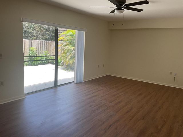1231 12th Court, Jupiter, FL 33477