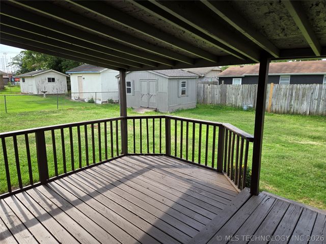 228 E J. Street, Jenks, OK 74037