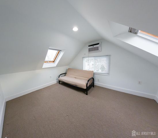 15 Sedgwick Street, Jamesburg, NJ 08831