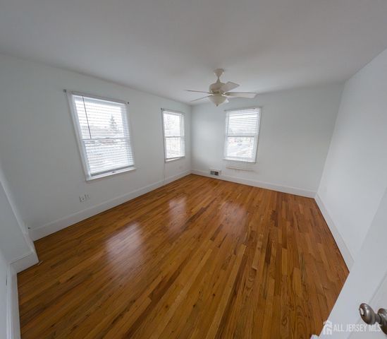 15 Sedgwick Street, Jamesburg, NJ 08831