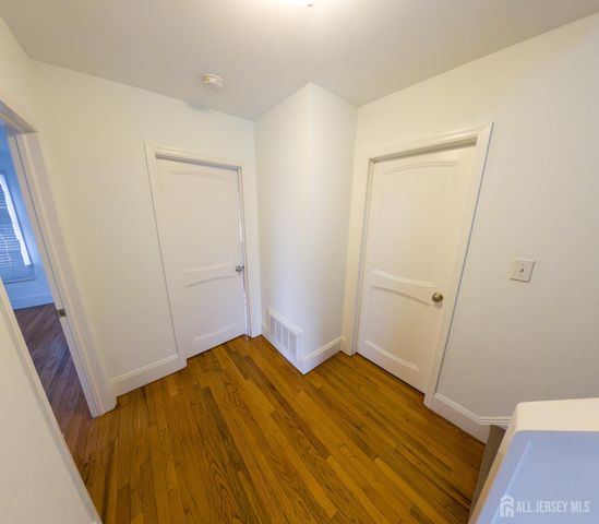 15 Sedgwick Street, Jamesburg, NJ 08831