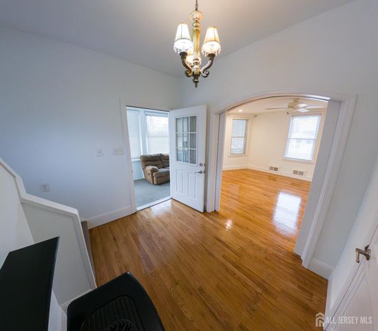 15 Sedgwick Street, Jamesburg, NJ 08831