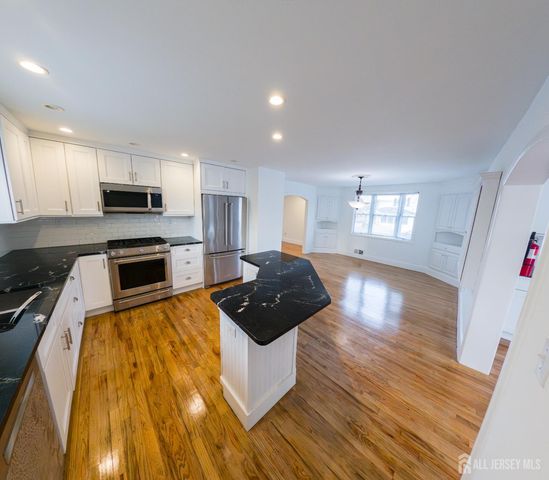 15 Sedgwick Street, Jamesburg, NJ 08831