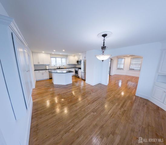 15 Sedgwick Street, Jamesburg, NJ 08831