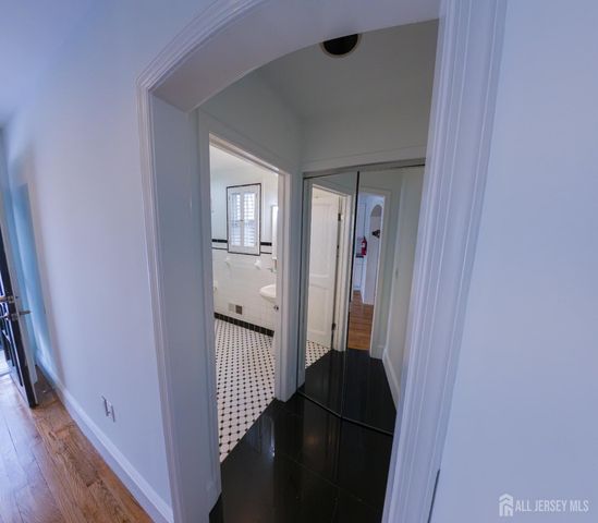 15 Sedgwick Street, Jamesburg, NJ 08831