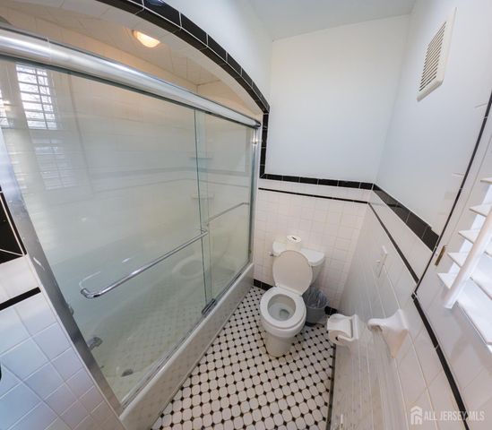 15 Sedgwick Street, Jamesburg, NJ 08831