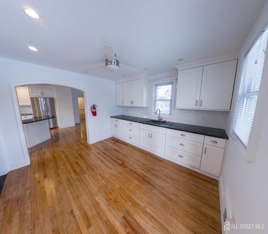 15 Sedgwick Street, Jamesburg, NJ 08831