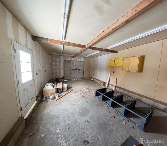 15 Sedgwick Street, Jamesburg, NJ 08831