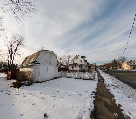 15 Sedgwick Street, Jamesburg, NJ 08831