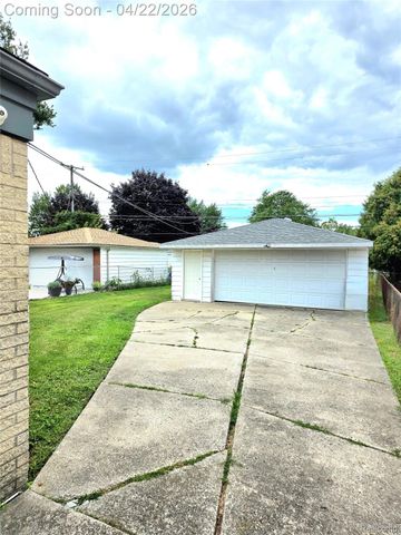 6129 Kinmore Street, Dearborn Heights, MI 48127