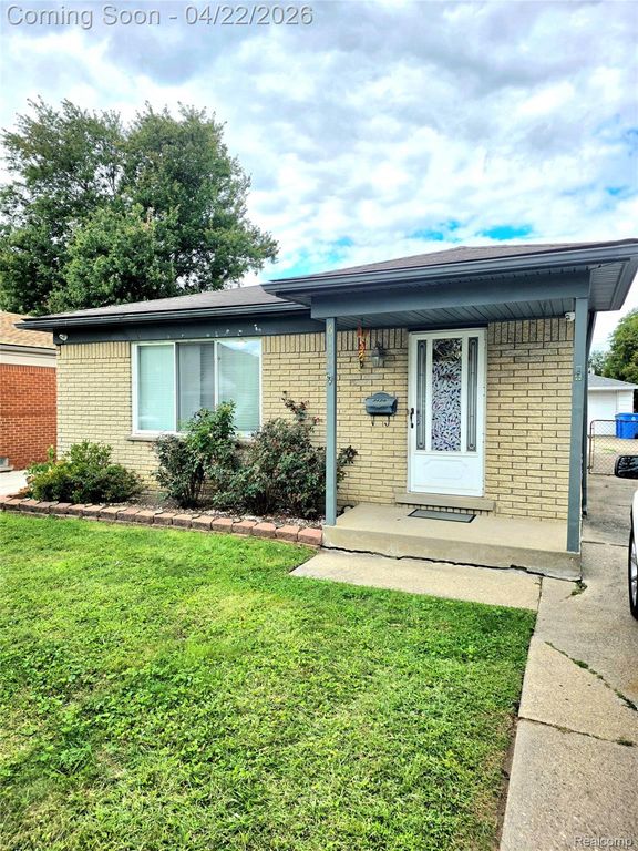 6129 Kinmore Street, Dearborn Heights, MI 48127