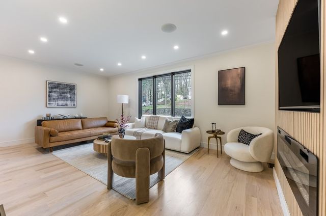 863 Main Street, Reading, MA 01867