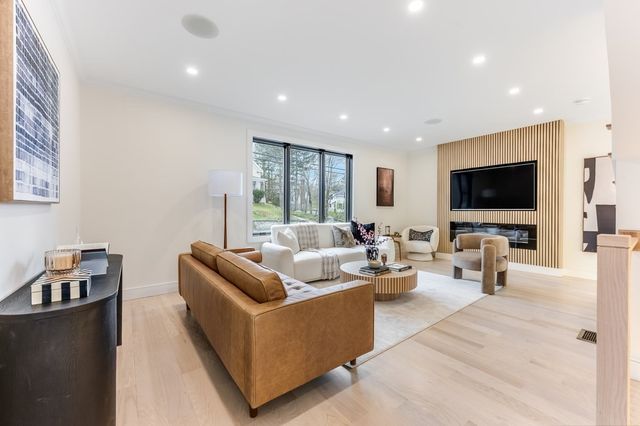 863 Main Street, Reading, MA 01867