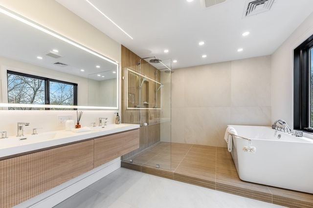 863 Main Street, Reading, MA 01867