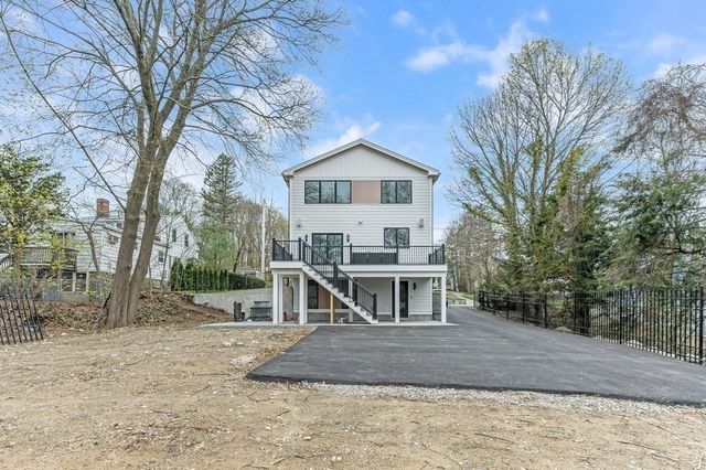 863 Main Street, Reading, MA 01867