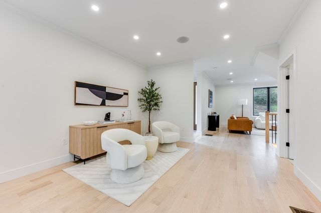 863 Main Street, Reading, MA 01867