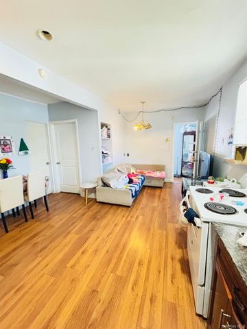 82 Fern Place, Inwood, NY 11096