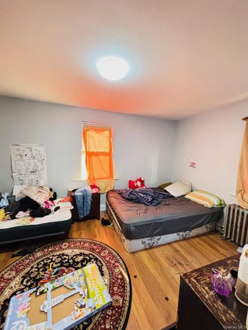 82 Fern Place, Inwood, NY 11096