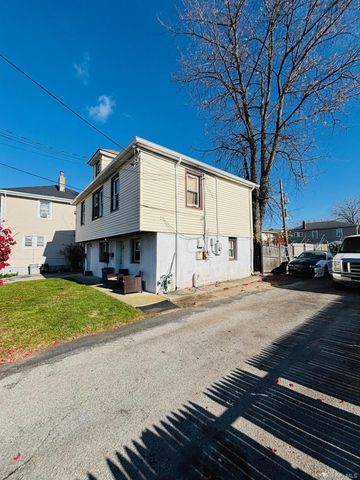 82 Fern Place, Inwood, NY 11096