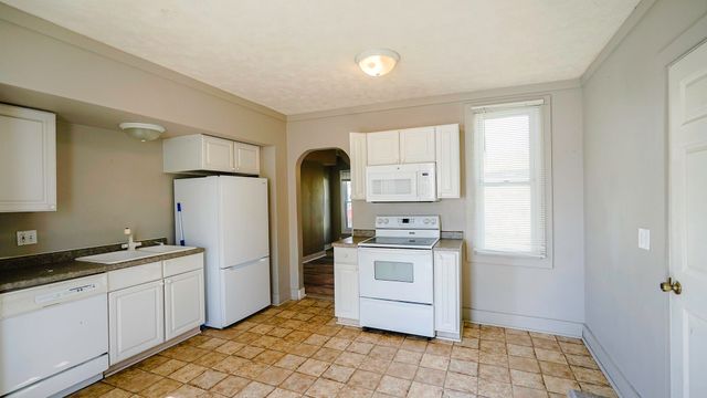 2002 FRONT Street, Blair, NE 68008