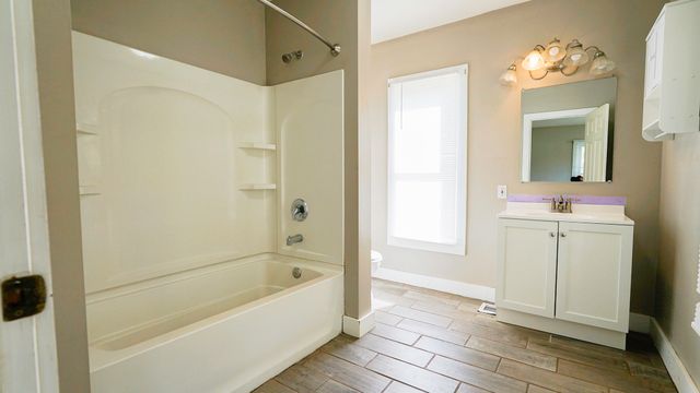 2002 FRONT Street, Blair, NE 68008